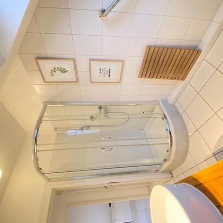 Mit Stellplatz Mitten Im Gruenen Apartment
