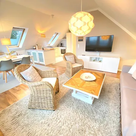Mit Stellplatz Mitten Im Gruenen Apartment Kiel