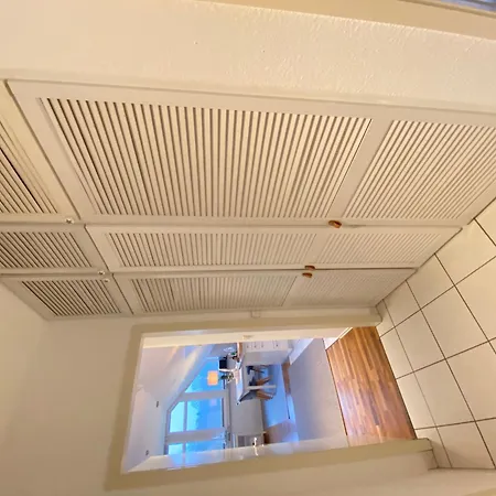 Mit Stellplatz Mitten Im Gruenen Apartment Kiel